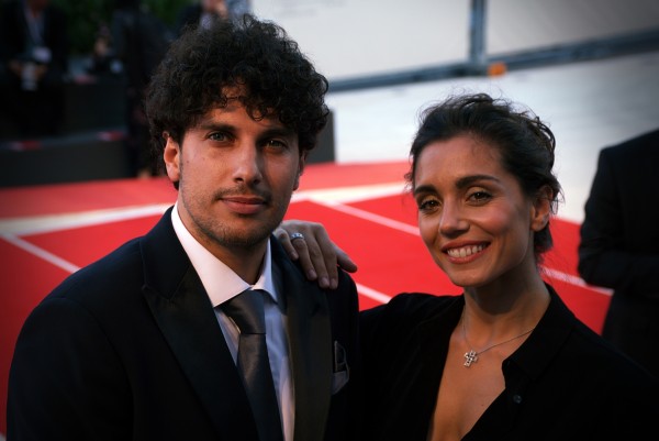 Cristiana Dell’Anna alla Mostra del Cinema di Venezia: primo red carpet con il marito Emanuele