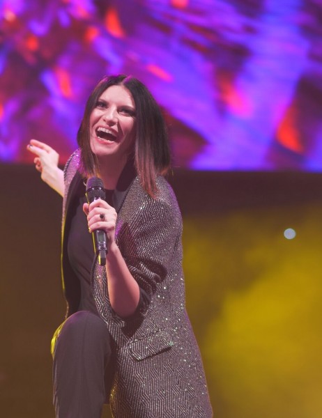 Laura Pausini rimandate a novembre le date di Eboli: ecco come richiedere il rimborso