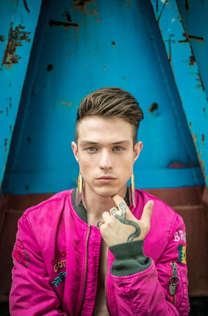 Irama grande successo d'inizio del Plume tour