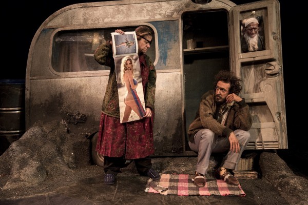 "Cous Cous Klan" I senzatetto lottano per la sopravvivenza al Teatro Bellini di Napoli dal 7 dicembre