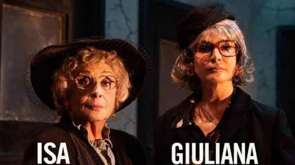 Isa Danieli e Giuliana De Sio nello spettacolo “Le Signorine” al teatro Diana di Napoli fino al 16 dicembre 2018.