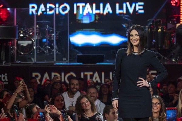 Laura Pausini protagonista di una puntata speciale di Radio Italia Live 