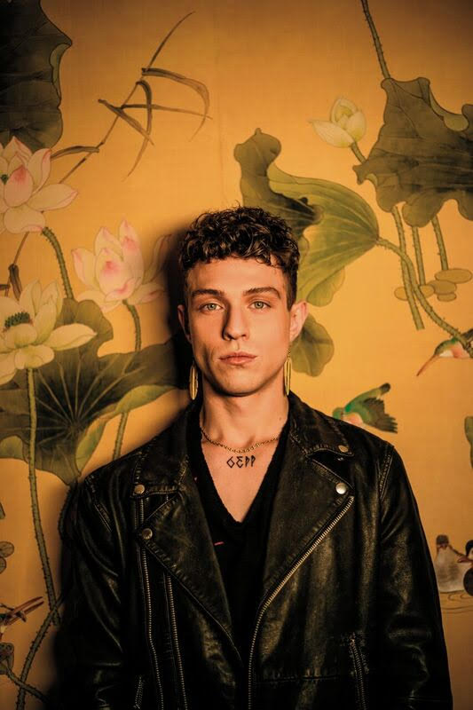 Irama, nuovo instore tour per l’album “Giovani per sempre”: date firma copie