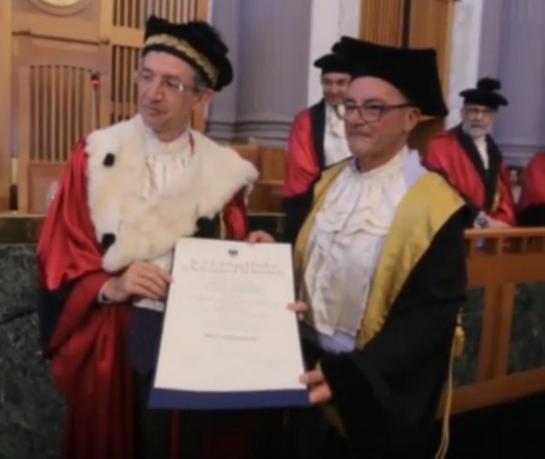 A Padre Antonio Loffredo la laurea honoris causa in Architettura.