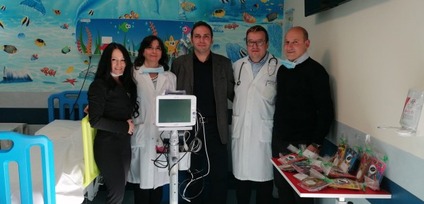 Un monitor per il reparto Oncoematologico pediatrico Nadia TOFFA dell'Ospedale SS. Annunziata di Taranto.
