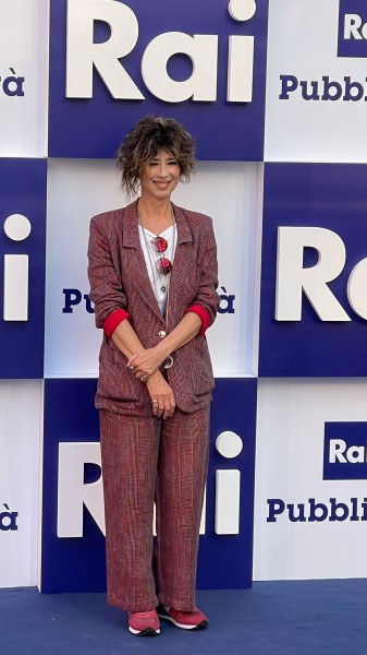 Veronica Pivetti torna alla conduzione di "Amore Criminale" su Rai 3