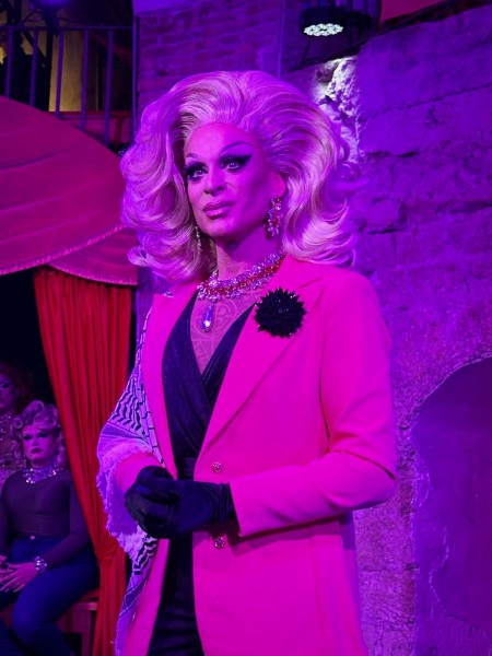 "Dragtivism": Un incontro di arte, politica e resistenza a Napoli