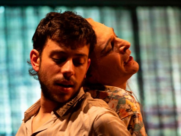 Ho paura torero: Lino Guanciale è Fata al Bellini di Napoli. Recensione