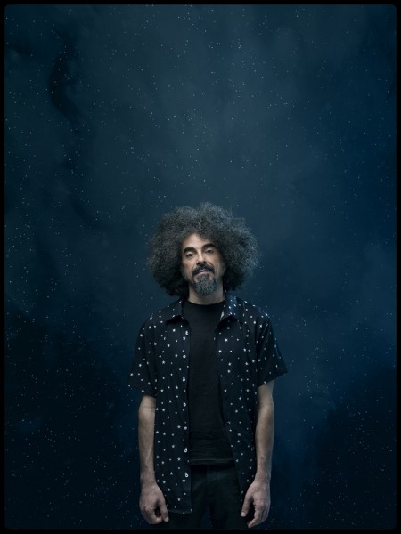 Caparezza torna in orbita: “Io sono il viaggio” è il manifesto di una rinascita cosmica