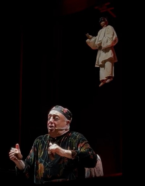 “Bisogna impugnare la spada della cultura e con quella combattere”. Peppe Barra al Minerva di Boscoreale