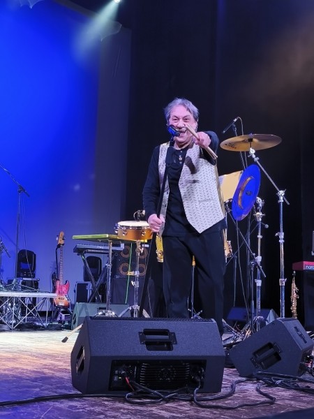 «Nelle mie origini ho trovato la mia personalità, sullo strumento e nella musica»: viaggio nel live di Tullio De Piscopo