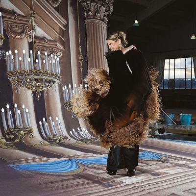 Tosca torna con "Feminae": il terzo singolo racconta una sposa e la pioggia come unica testimone