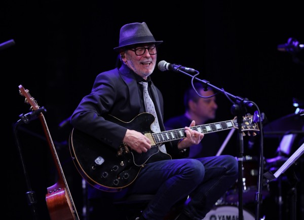 Mettiamo in salvo l'amore, al Teatro Acacia la musica d'autore di Nino Buonocore 