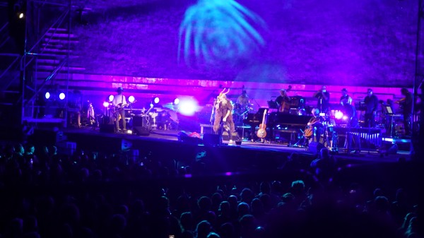 Vinicio Capossela live at Pompei: "Ovunque Proteggi" torna a bruciare tra le rovine