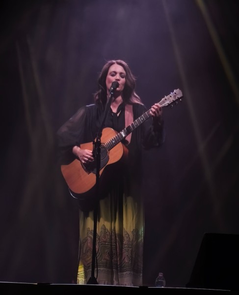 Agerola omaggia Carmen Consoli: musica, memoria e Premio alla Carriera
