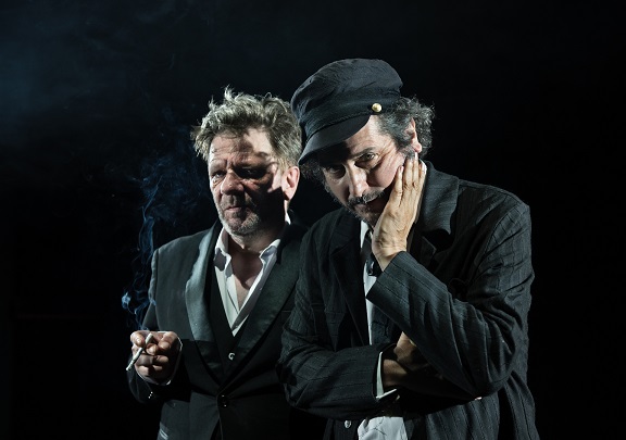 Il villaggio dei “pazzi” sbarca a Napoli: Capossela in scena il 21 ottobre